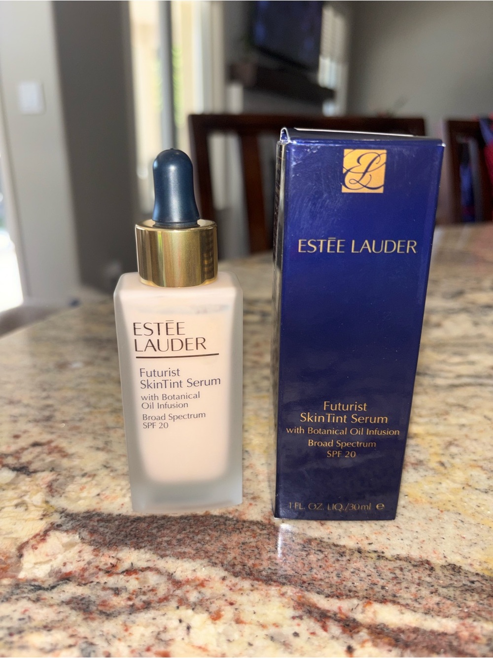 Estée Lauder Futurist SkinTint Serum - ON1 Alibaster NIB